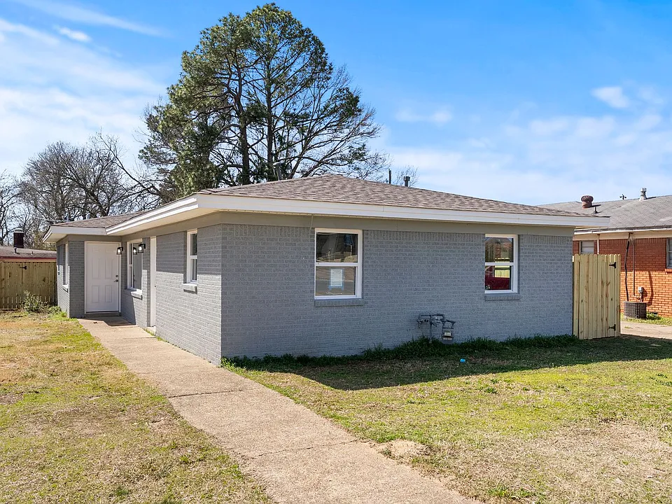 611 Lenora St #613
