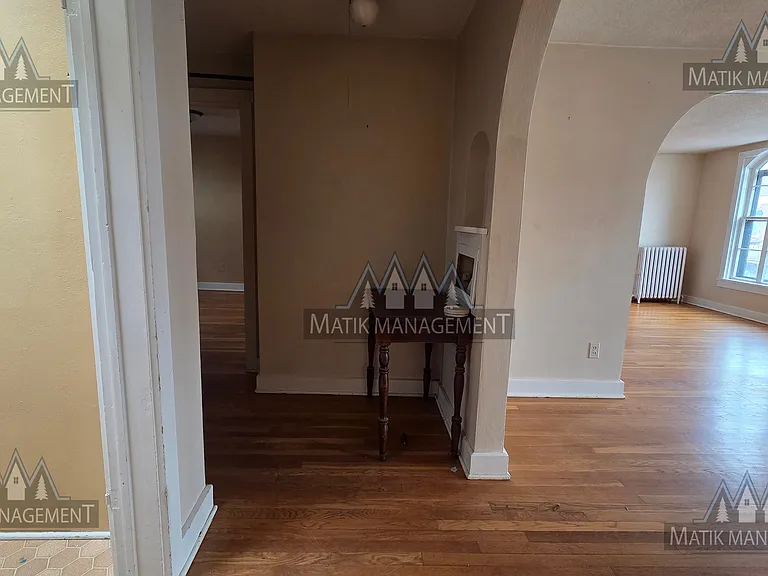 143 Main St W #1/2 — Photo 17