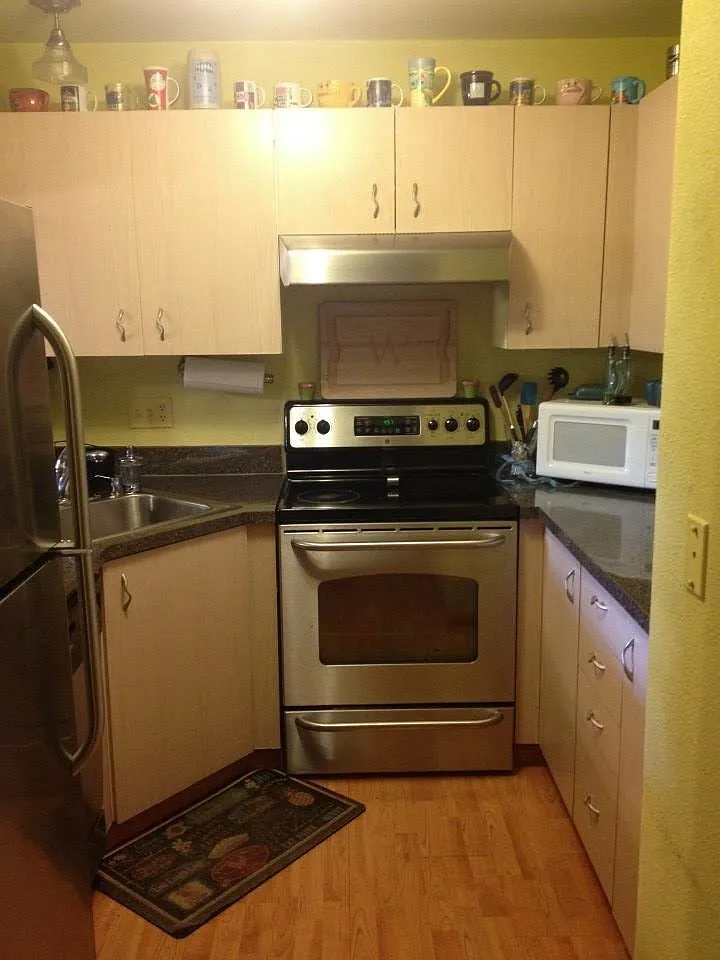 Beautiful Townhome Style Condo Harbour Pointe / Mukilteo — Photo 3