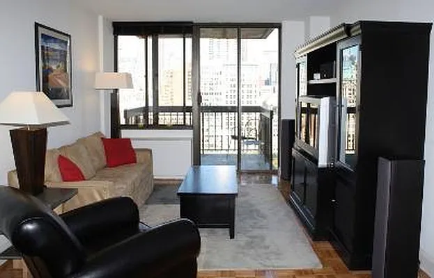 Rented by Corcoran | media 18