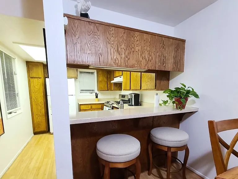 521 W Montecito St #10 — Photo 7