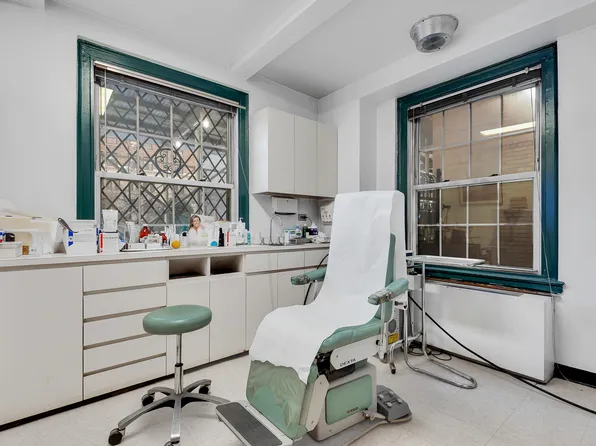 16 Park Avenue image 1 of 5