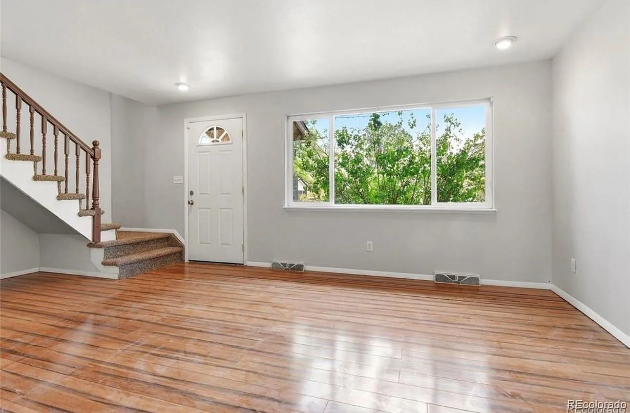 4 bed, 2.0 bath, 1848 sqft, $3,245 — Photo 4