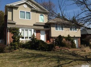 20 Mesa Rd, Syosset, NY 11791