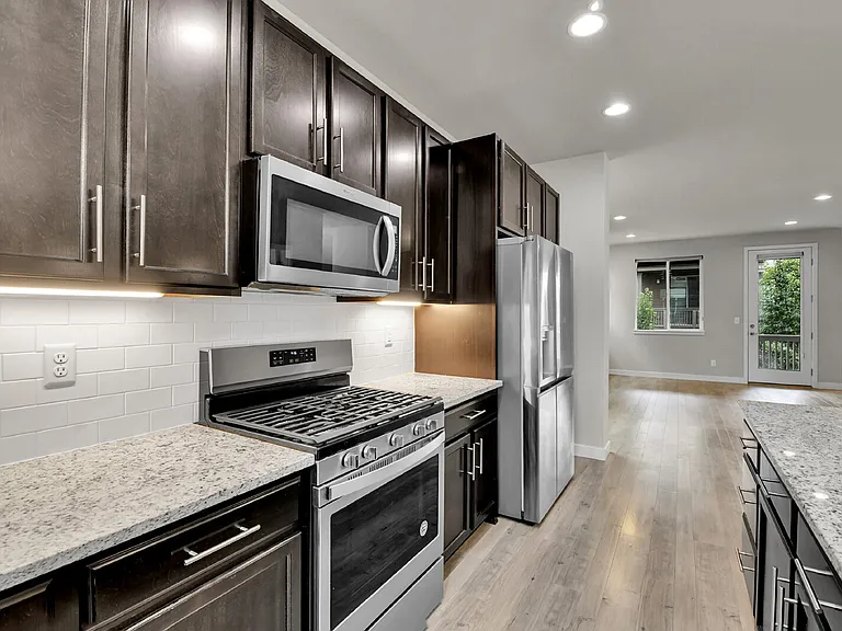 2350 S Troy Ct — Photo 10