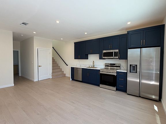 2nd image of 10834 Stagg St