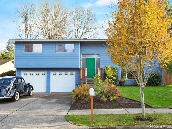 6820 SW Oakwood Dr, Beaverton, OR 97008