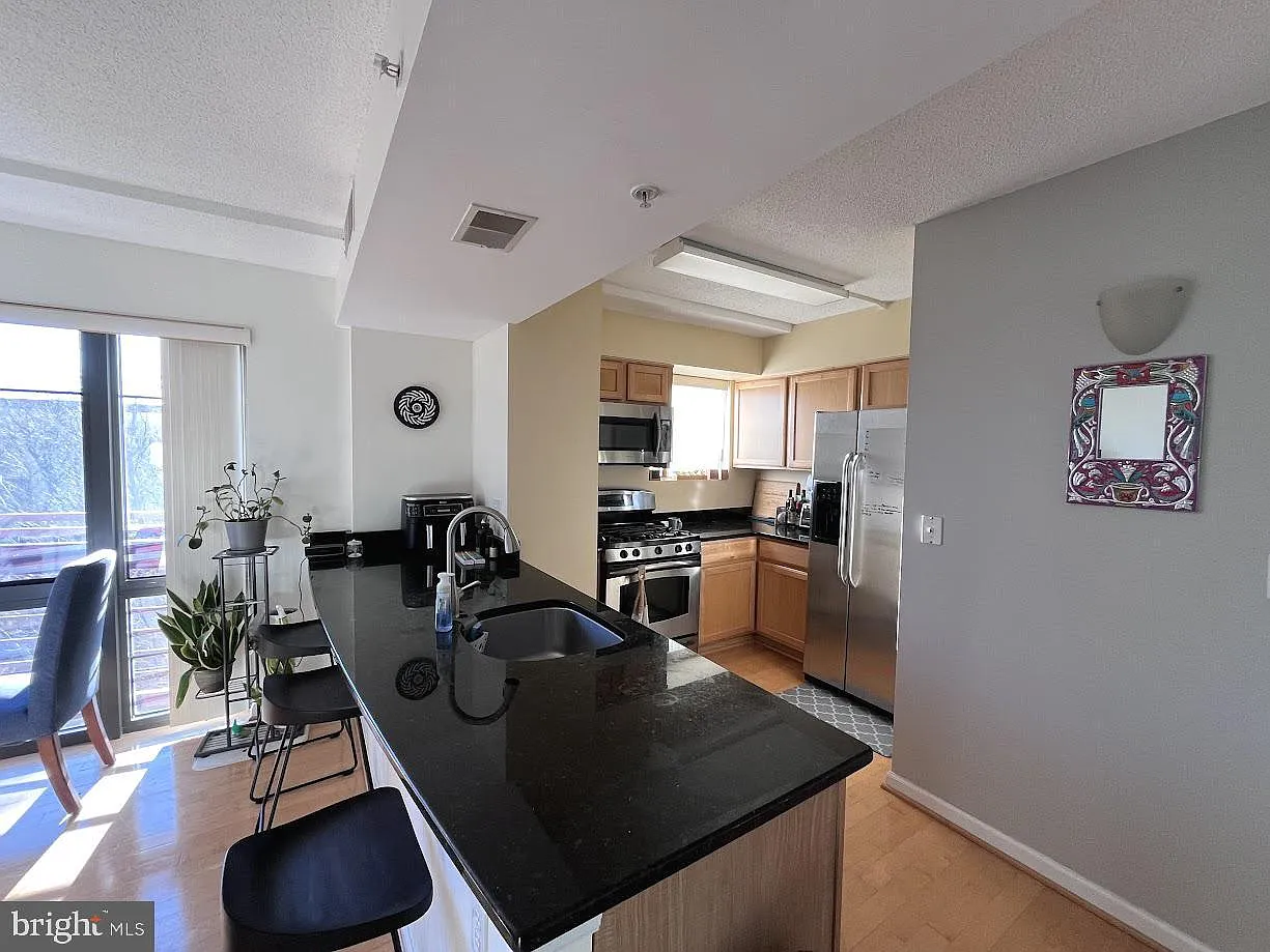 2 bed, 1103 sqft, $2,500 — Photo 1