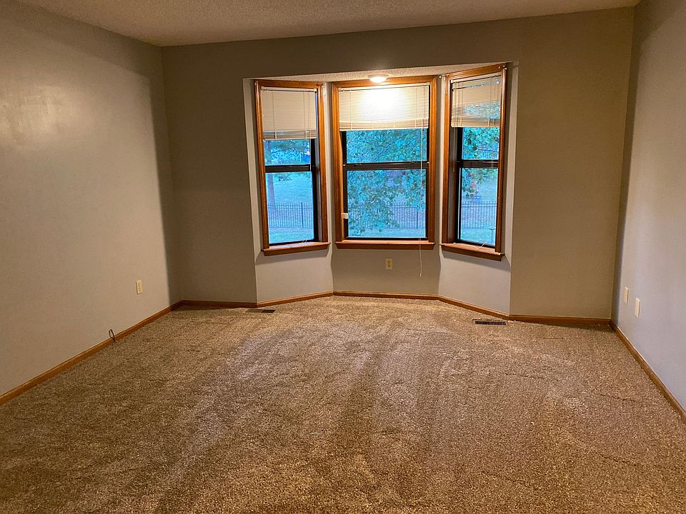 2nd image of 3866 SW Harbor Dr