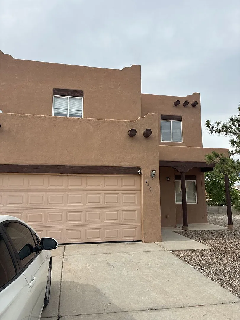 large 3 br+ loft — Photo 1