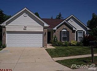 11300 Pineview Crossing Dr, Maryland Heights, MO 63043