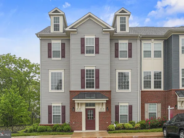 8230 Knight Station Way Unit 27, Manassas, VA 20110