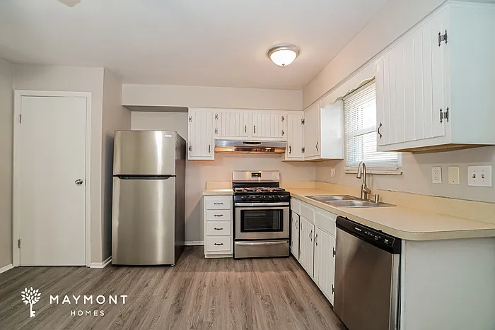 1410 Fairbank Rd — Photo 8