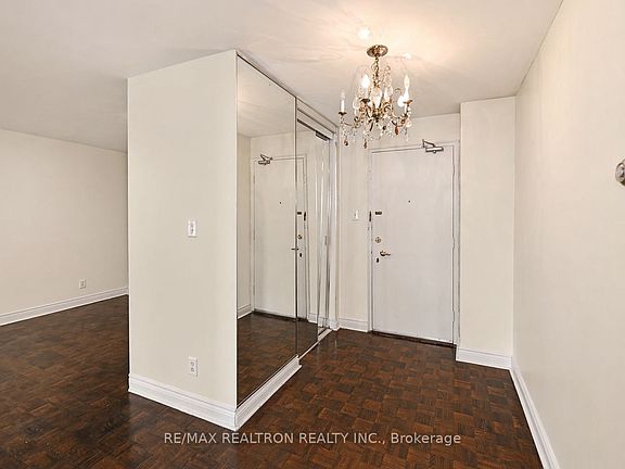 3rd image of 581 Avenue Rd #501