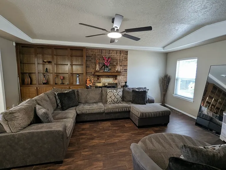 3512 Tiffany Dr — Photo 4