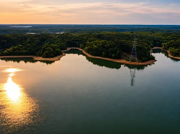 395 Island Rd, Clarksville, VA 23927