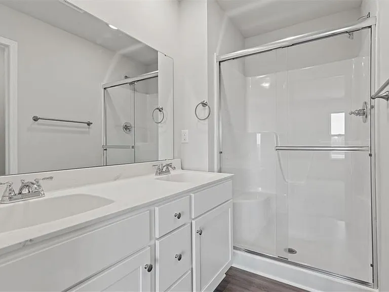 740 Connor St — Photo 12