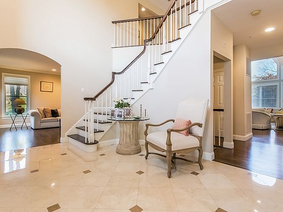 5th image of 100 Stonewall Cir