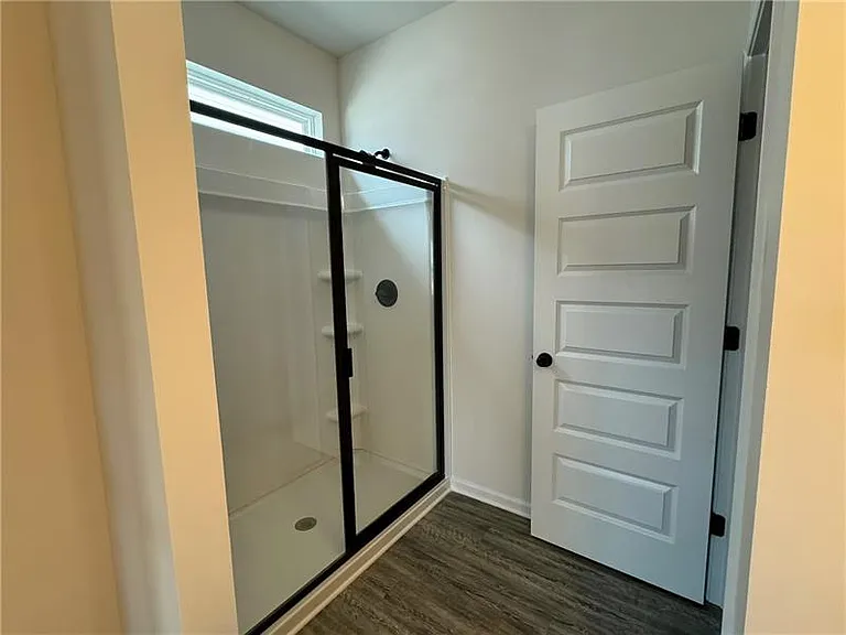 423 Perth Dr — Photo 17