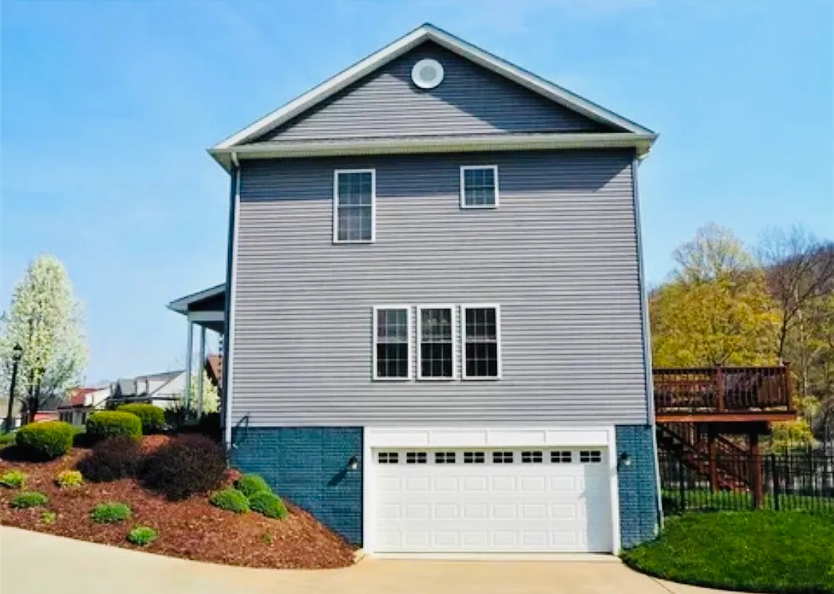 3 bed, 1590 sqft, $2,600 — Photo 3