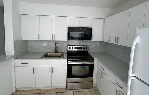 1451 SW 46th Ave Photo 1