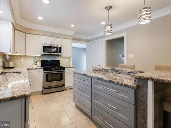 22 Laura Ln, Pittsgrove, NJ 08318