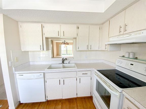3rd image of 1370 Heather Ridge Blvd APT 204
