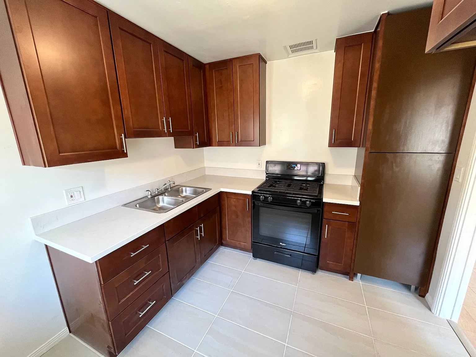 2 bed, 960 sqft, $2,245 — Photo 1