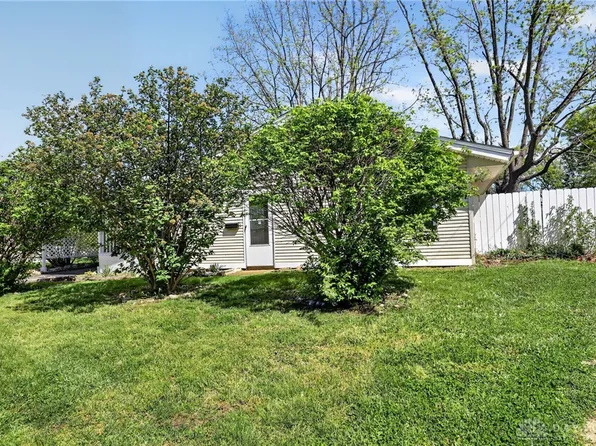 5093 Bayside Dr, Dayton, OH 45431