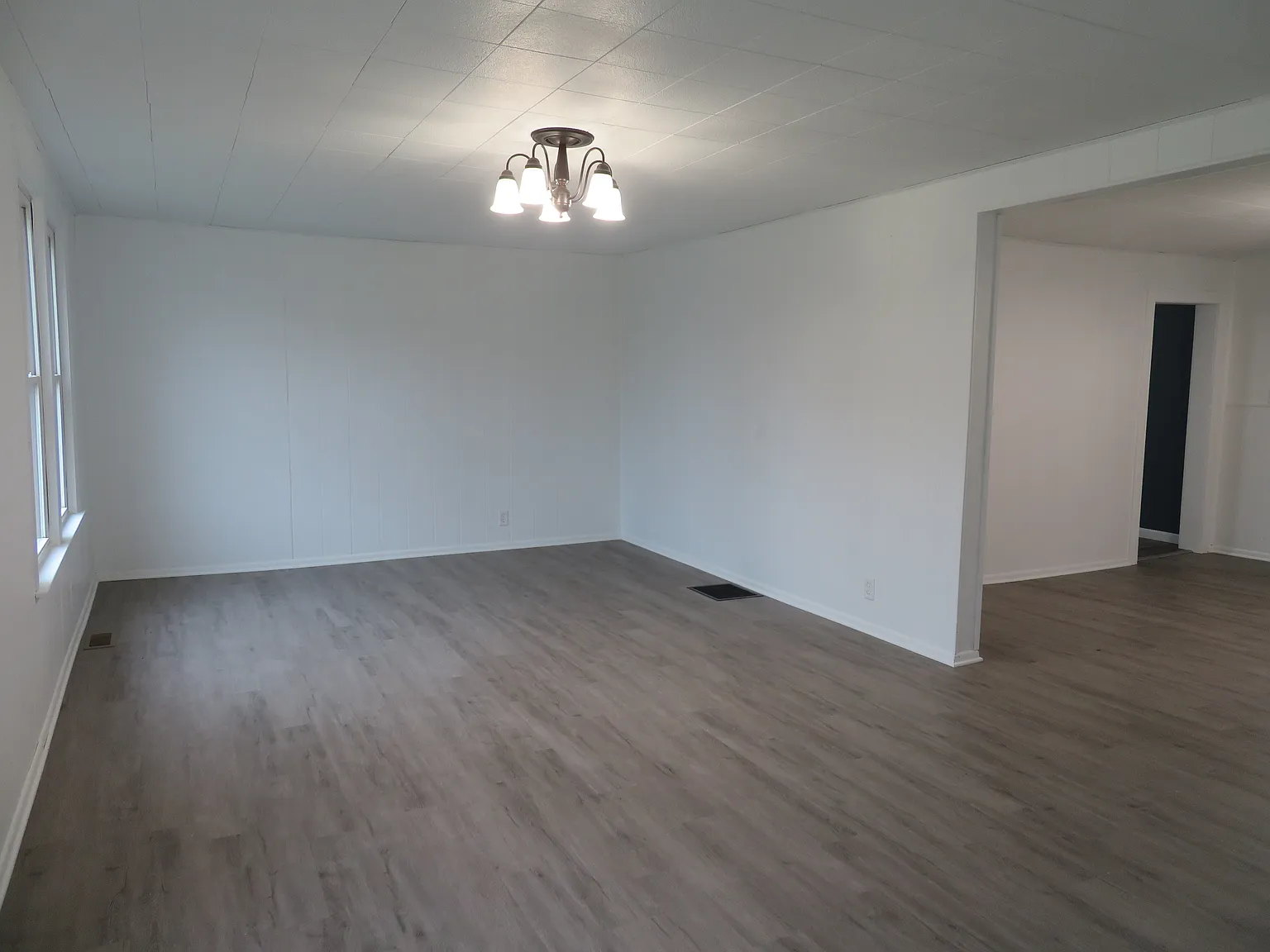 2 bed, 1080 sqft, $1,250 — Photo 3