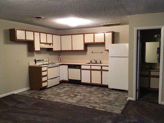 4th image of 443 E King St