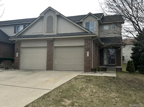 1274 Lilac Ln, Waterford, MI 48327