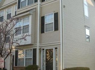 20 Giera Ct, Parlin, NJ 08859