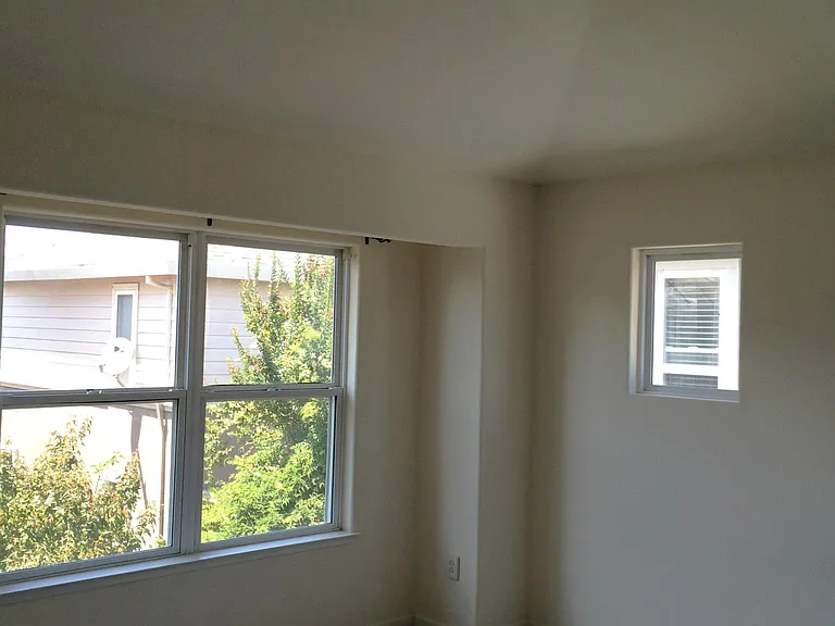 2821 Bay Village Ave — Photo 6