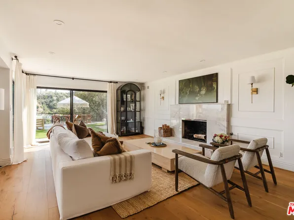 3800 Scadlock Ln, Sherman Oaks, CA 91403