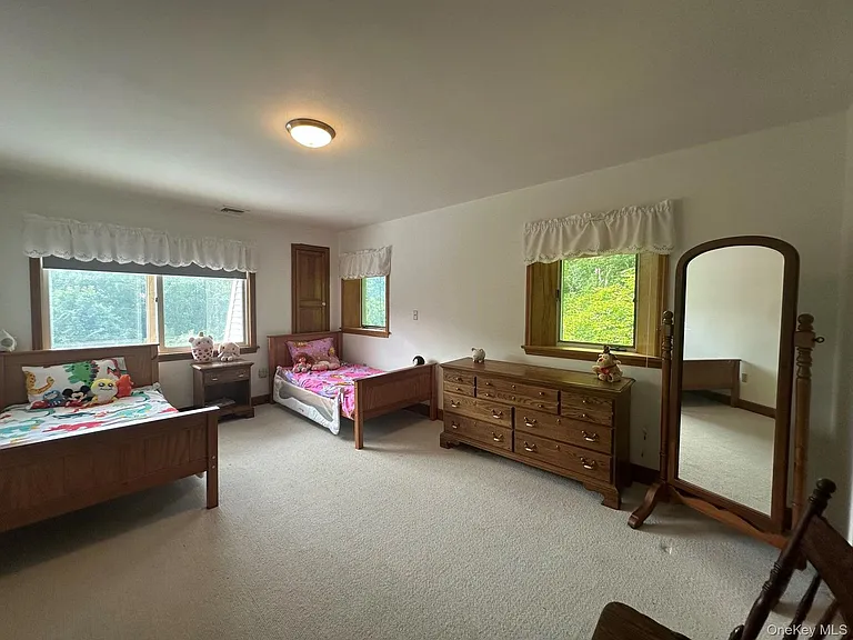 109 Brush Hill Rd — Photo 10