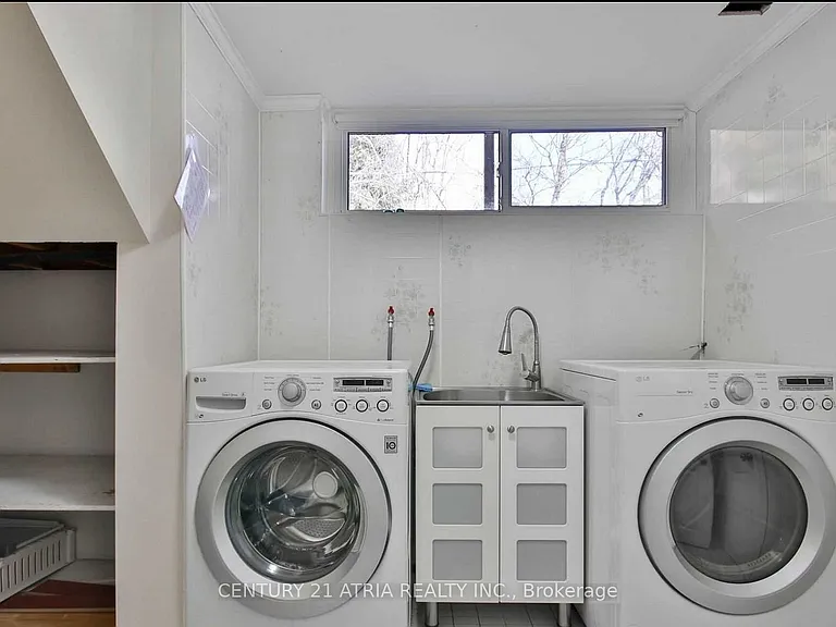 243 Harrygan Cres — Photo 18