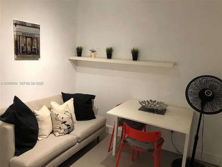 911 Meridian Ave #105 — Photo 11