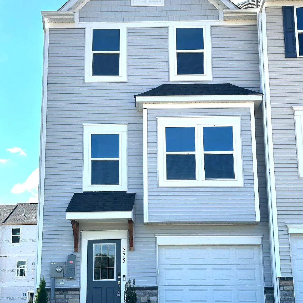 4 bed, 3.5 bath, 2300 sqft, $2,200 — Photo 4