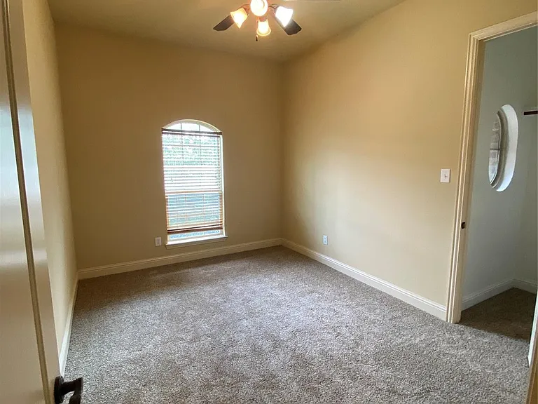 2222 Kirby St — Photo 22