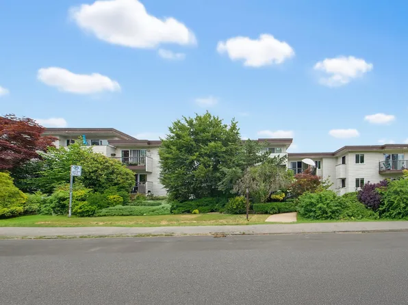 2125 W 2nd Ave #301, Vancouver, BC V6K 1H7