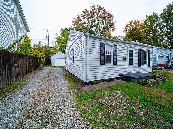 2nd image of 6215 Tall Oaks Dr