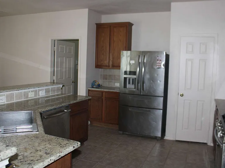 1608 Broadmoor Dr — Photo 6