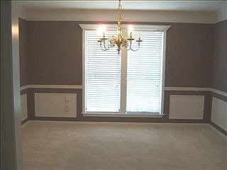 3rd image of 3897 Windyke Dr