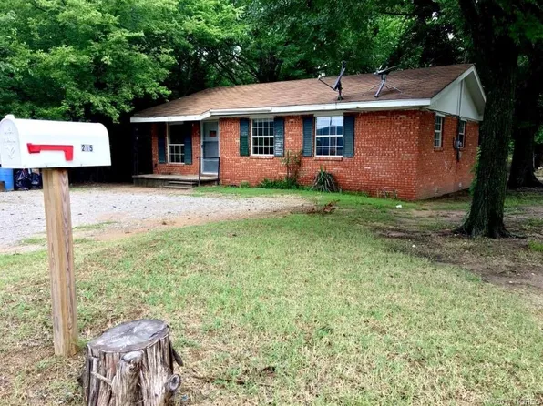 215 S Walnut St, Holdenville, OK 74848