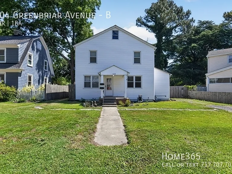 104 Greenbriar Ave #B — Photo 2