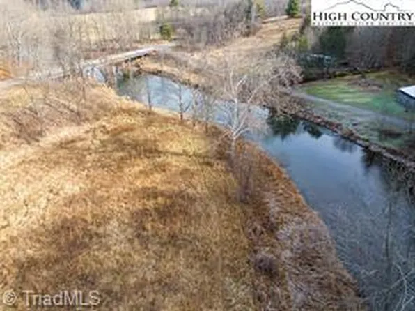 1430 W Deep Ford Rd, Lansing, NC 28643