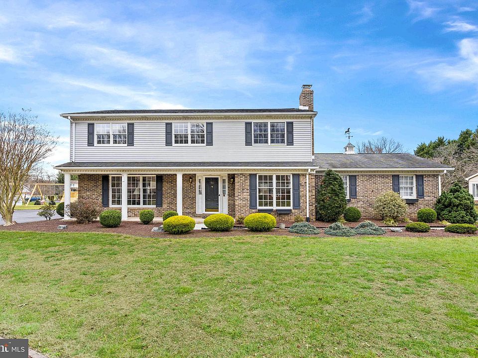 1st image of 113 Loretta Ln
