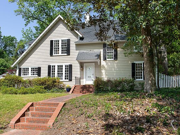 5th image of 1622 University Dr