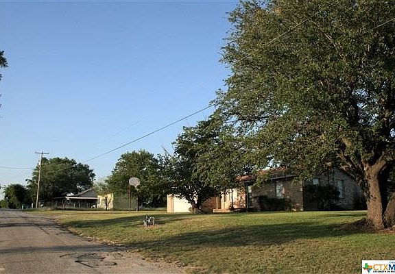 3rd image of 812 N McDurmitt